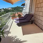 Ivana Central-New Apartment, Beach 100M *
