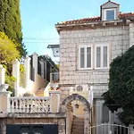 아파트 Ivana Apartment, 100m *
