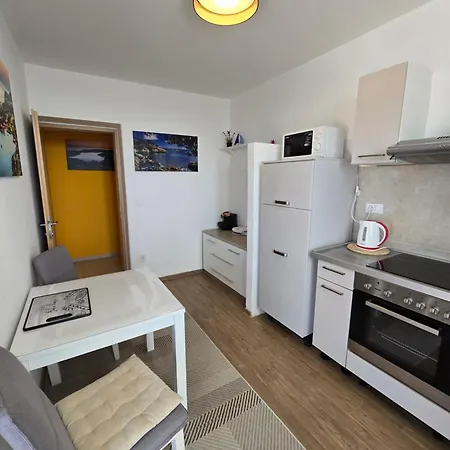 Ivana Central-New Apartment, Beach 100M Apartment