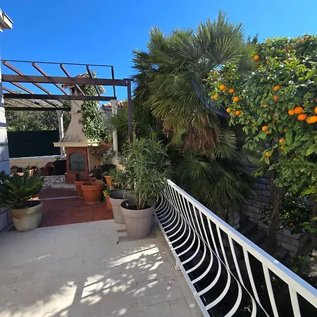 شقة Ivana Central-New Apartment, Beach 100M
